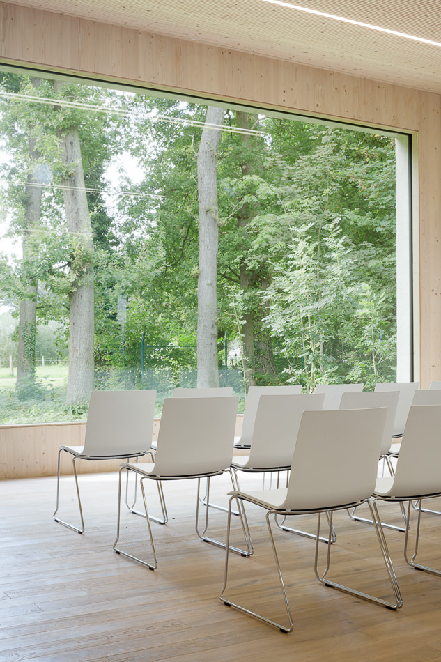 Niederrheinisches Freilichtmuseum / THONET Referenz Stuhl S 180