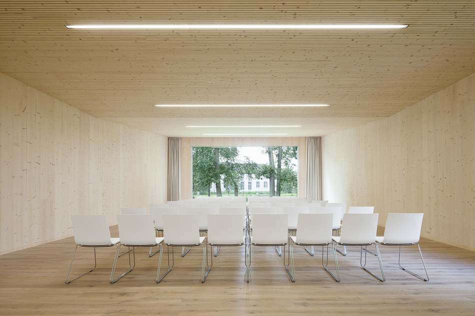 Niederrheinisches Freilichtmuseum / THONET Referenz Stuhl S 180