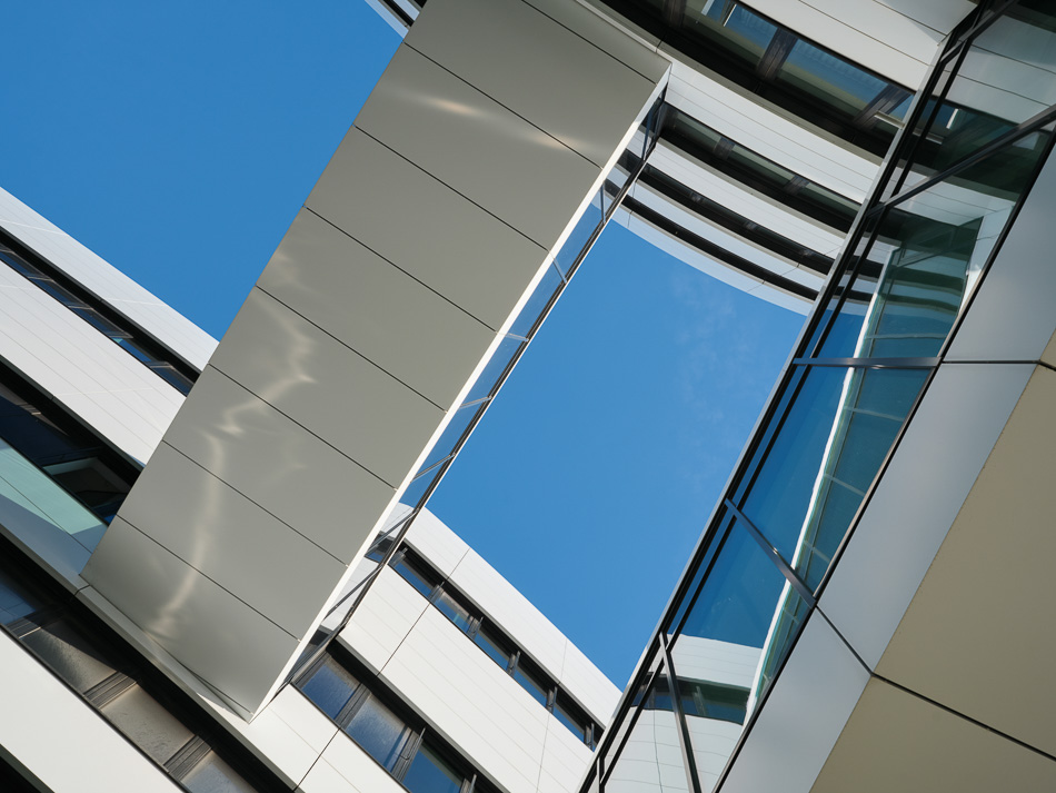 Architekten: HHS Hegger Hegger Schleiff, Kassel I Baufrösche, Kassel | Weber Bauzeit, Hameln | Projekt: Neubau Bürogebäude, Ausmusterungshalle und Parkhaus