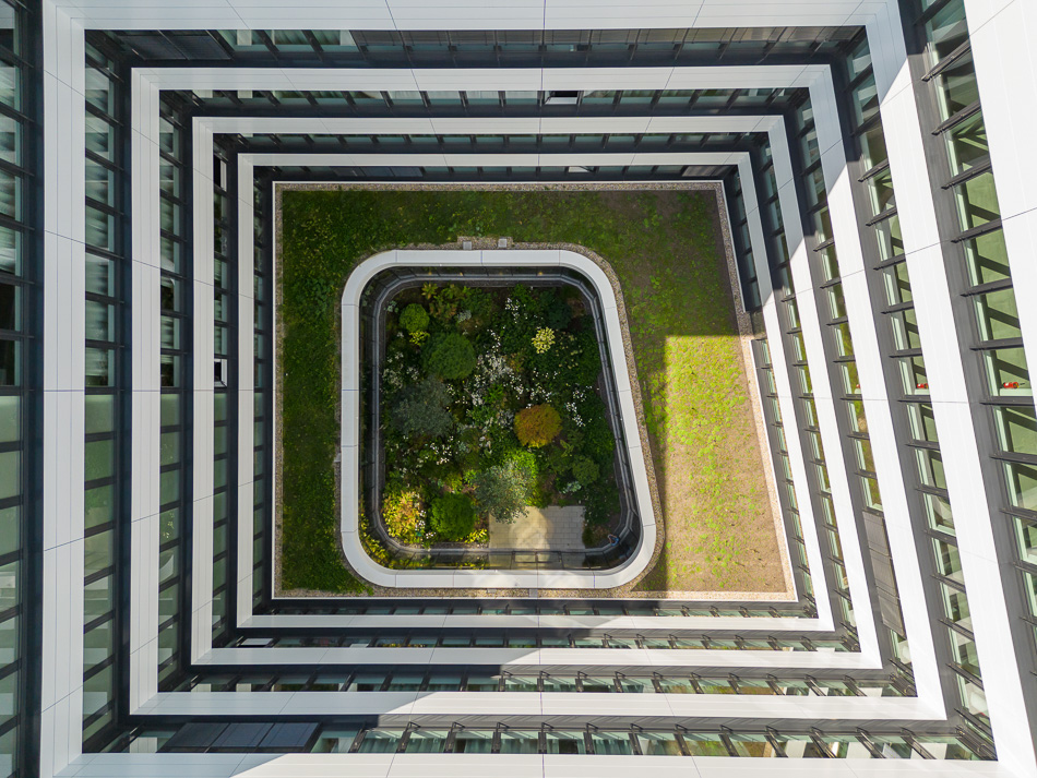 Architekten: HHS Hegger Hegger Schleiff, Kassel I Baufrösche, Kassel | Weber Bauzeit, Hameln | Projekt: Neubau Bürogebäude, Ausmusterungshalle und Parkhaus