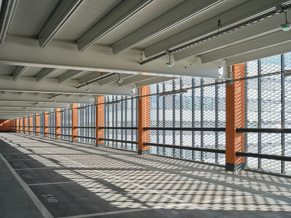 Architekten: HHS Hegger Hegger Schleiff, Kassel I Baufrösche, Kassel | Weber Bauzeit, Hameln | Projekt: Neubau Bürogebäude, Ausmusterungshalle und Parkhaus
