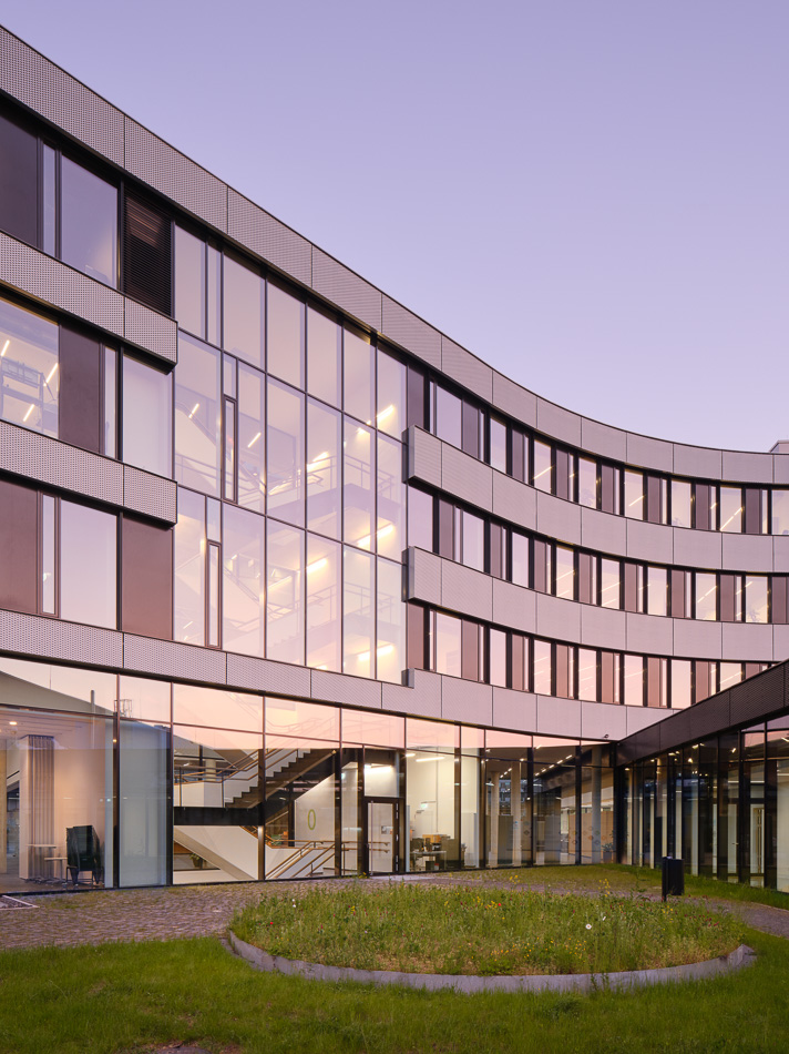 HHS Hegger Hegger Schleiff, Kassel | Frauenhofer Institut IEE, Kassel