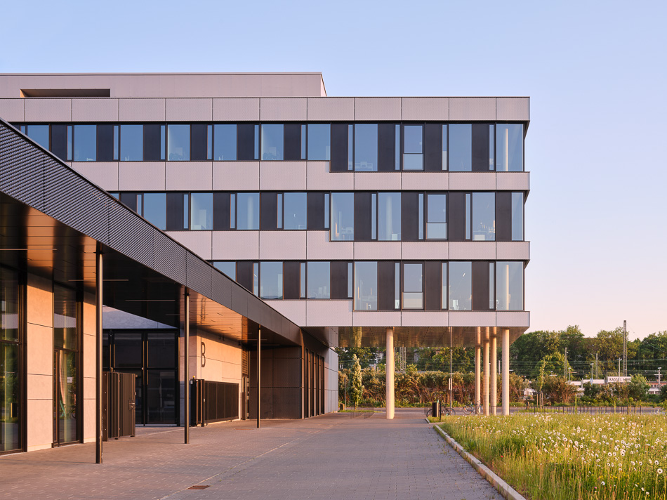 HHS Hegger Hegger Schleiff, Kassel | Frauenhofer Institut IEE, Kassel